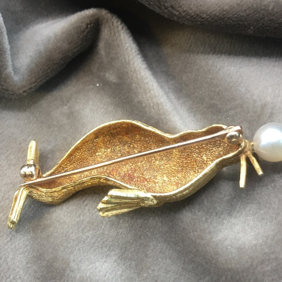 18k seal brooch - Picture 9 of 16